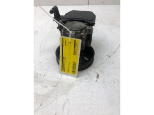 Gebruikte Servopomp Mercedes SLK (R170) 2.0 200 16V Prijs € 39,00 Margeregeling aangeboden door Wessel Parts & Service B.V.