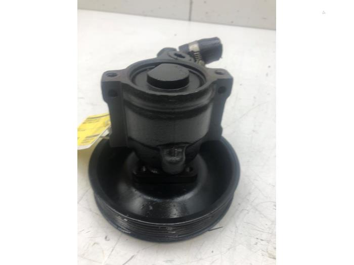 Gebruikte Pomp Servo Renault Twingo II (CN) 1.2 16V Prijs € 40,95 Margeregeling aangeboden door Wessel Parts & Service B.V.