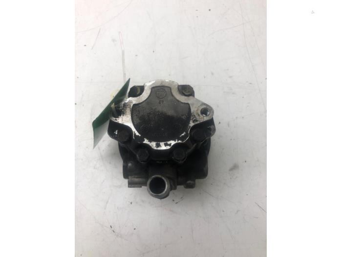 Gebruikte Servopomp Volkswagen New Beetle (9C1/9G1) 2.0 Prijs € 40,95 Margeregeling aangeboden door Wessel Parts & Service B.V.