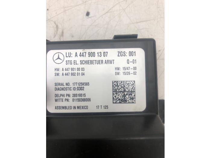 Computer schuifdeur van een Mercedes-Benz V (447.8) 2.1 250 BlueTEC, 250 d 16V 4-Matic 2018