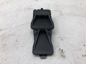 Gebruikte Sensor Remassistent Volvo V40 (MV) 1.6 T2 GTDi 16V Prijs € 49,00 Margeregeling aangeboden door Wessel Parts & Service B.V.