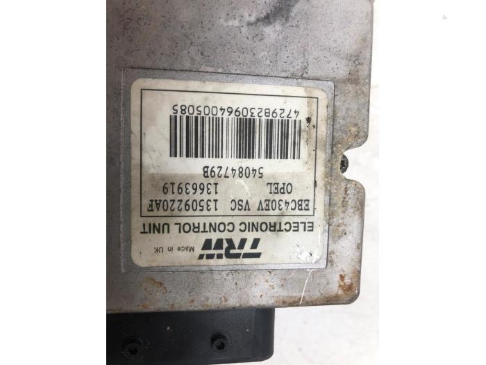 Gebruikte ABS Pomp Opel Signum (F48) 3.0 CDTI V6 24V Prijs € 93,45 Margeregeling aangeboden door Wessel Parts & Service B.V.
