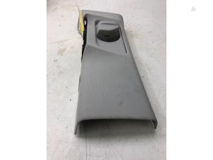 Gebruikte Middenstijl links Mercedes EQV 300 Prijs € 79,00 Margeregeling aangeboden door Wessel Parts & Service B.V.