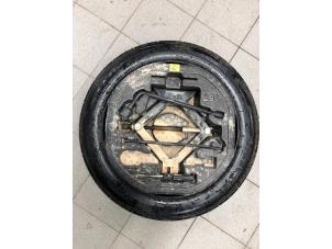 Gebruikte Krikset + reservewiel Kia Stonic (YB) 1.2 MPI 16V Prijs € 149,00 Margeregeling aangeboden door Wessel Parts & Service B.V.