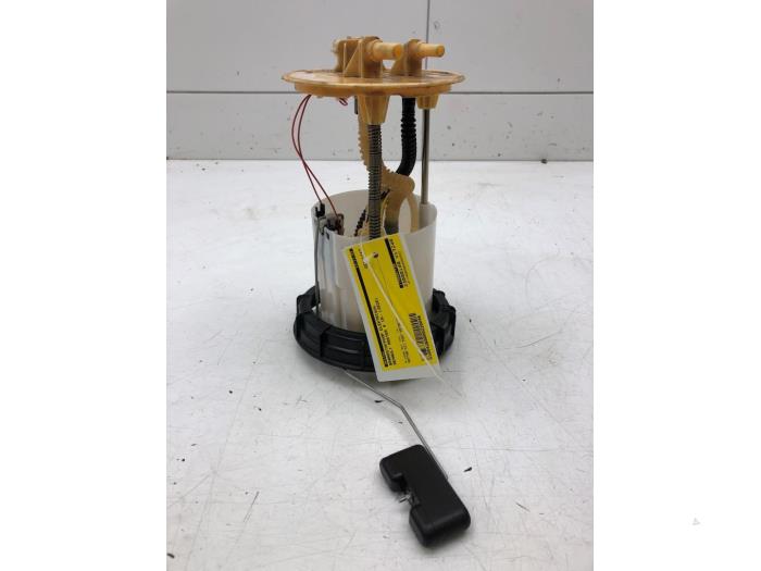 Gebruikte Brandstofpomp Elektrisch Renault Master III (EV/HV/UV/VA/VB/VD/VF/VG/VJ) 2.3 dCi 145 16V FWD Prijs € 131,25 Margeregeling aangeboden door Wessel Parts & Service B.V.