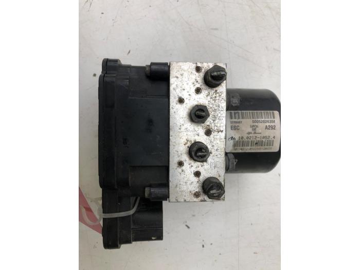 Gebruikte ABS Pomp Opel Combo 1.6 CDTI 16V Prijs € 156,45 Margeregeling aangeboden door Wessel Parts & Service B.V.