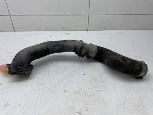 Gebruikte Intercooler Buis Mercedes Sprinter 3,5t (907.6/910.6) 314 CDI 2.1 D RWD Prijs € 49,00 Margeregeling aangeboden door Wessel Parts & Service B.V.