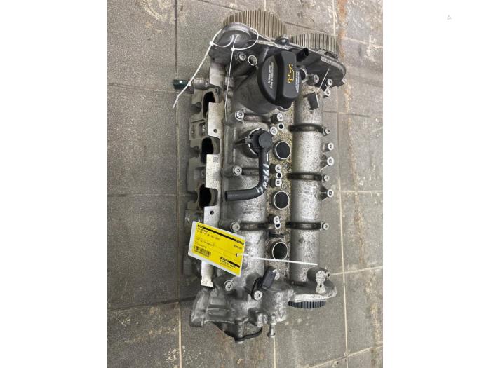 Gebruikte Cilinderkop Volkswagen Golf Sportsvan (AUVS) 1.2 TSI 16V BlueMOTION Prijs € 393,75 Margeregeling aangeboden door Wessel Parts & Service B.V.