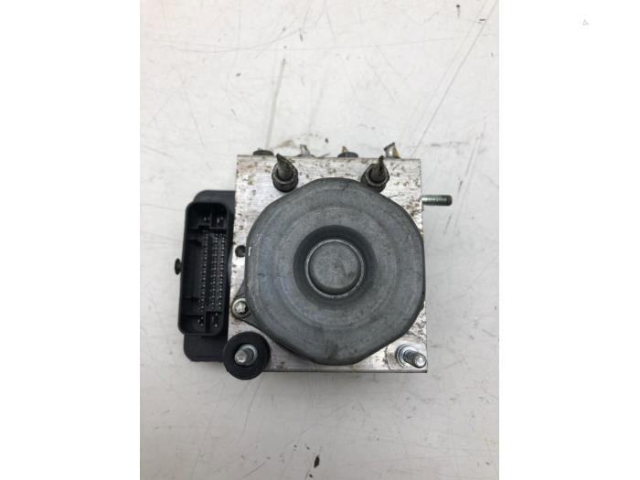 Gebruikte ABS Pomp Smart Forfour (453) 1.0 12V Prijs € 103,95 Margeregeling aangeboden door Wessel Parts & Service B.V.