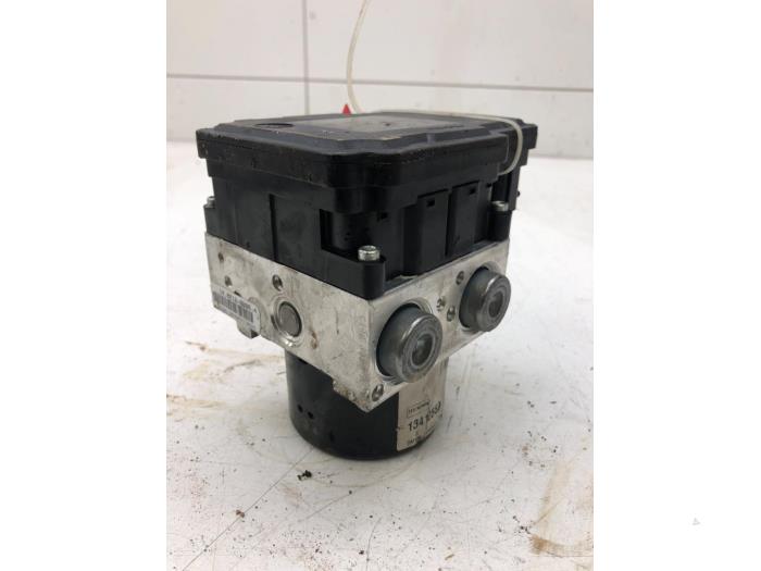 Gebruikte ABS Pomp Opel Astra J GTC (PD2/PF2) 1.7 CDTi 16V ecoFLEX 110 Prijs € 131,25 Margeregeling aangeboden door Wessel Parts & Service B.V.