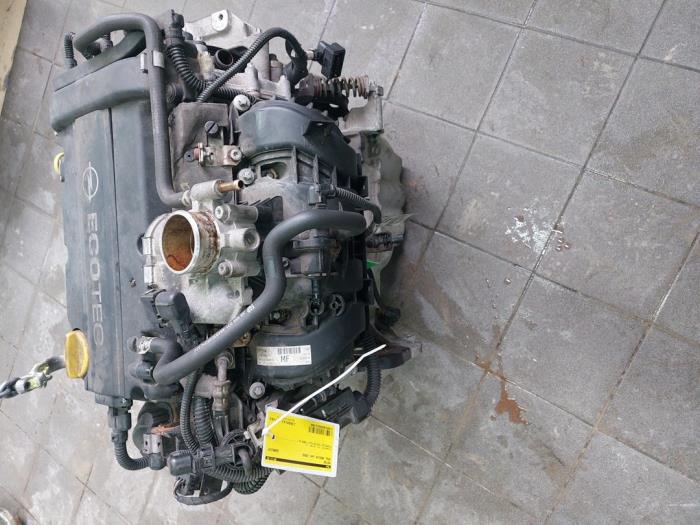 Motor van een Opel Meriva 1.4 16V Twinport 2006