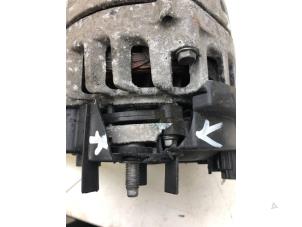 Gebruikte Dynamo Dacia Sandero II 1.0 Sce 12V Prijs op aanvraag aangeboden door Wessel Parts & Service B.V.