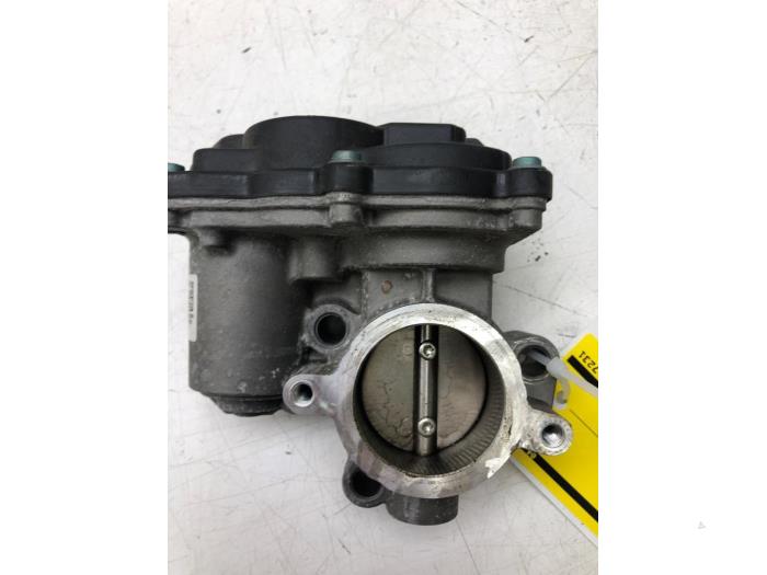 Gebruikte Gasklephuis Dacia Sandero II 1.0 Sce 12V Prijs € 82,95 Margeregeling aangeboden door Wessel Parts & Service B.V.