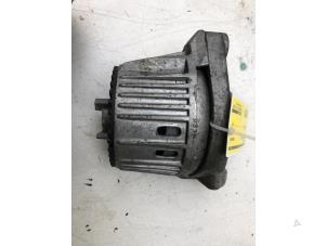 Gebruikte Motorrubber Mercedes SLK (R172) 2.1 250 CDI, 250d 16V Prijs € 59,00 Margeregeling aangeboden door Wessel Parts & Service B.V.