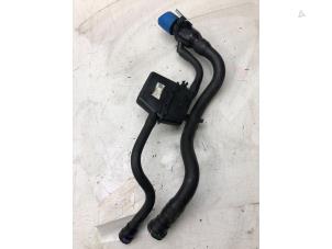 Gebruikte Vulpijp ad-blue tank Audi A4 Avant (B9) 2.0 TDI Ultra 16V Prijs € 59,00 Margeregeling aangeboden door Wessel Parts & Service B.V.