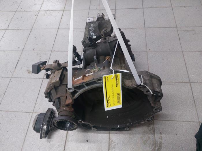 Gebruikte Versnellingsbak Audi A3 (8L1) Prijs € 288,75 Margeregeling aangeboden door Wessel Parts & Service B.V.