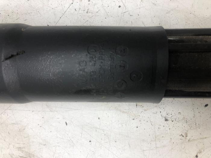 Rear shock absorber, left - 31c0bbcb-952d-4522-8d51-2058e465be03.jpg