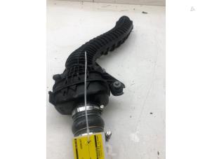 Gebruikte Intercooler Buis Mercedes GLB (247.6) 2.0 GLB-200d Prijs € 139,00 Margeregeling aangeboden door Wessel Parts & Service B.V.