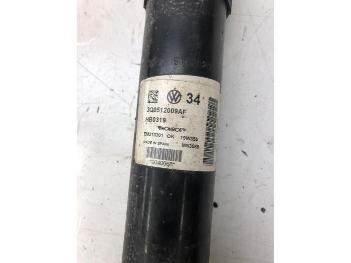 Rear shock absorber, left - 5156f81b-d74d-4f13-8d0f-f11e54e6e972.jpg