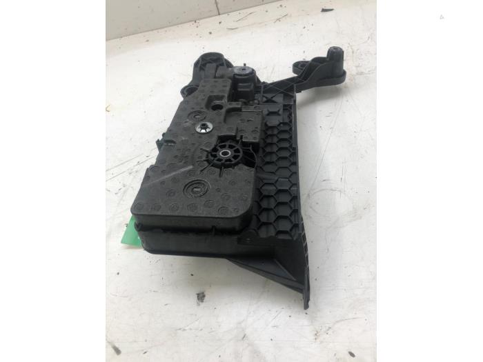 SKODA Superb 3 generation (2015-2023) Battery holder 5Q0915331K 22817452