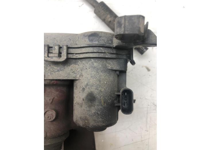 Rear brake calliper, left - 25f1f858-044c-4445-a603-7bad22c6062c.jpg