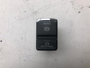 Gebruikte Schakelaar handrem Mitsubishi Eclipse Cross (GK/GL) 2.4 16V PHEV 4x4 Prijs € 59,00 Margeregeling aangeboden door Wessel Parts & Service B.V.