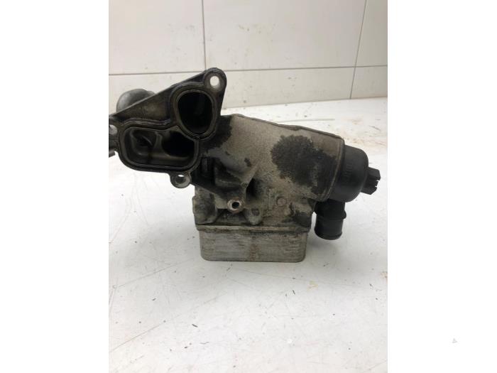 Gebruikte Oliefilterhuis Renault Master III (EV/HV/UV/VA/VB/VD/VF/VG/VJ) 2.3 dCi 145 16V FWD Prijs € 72,45 Margeregeling aangeboden door Wessel Parts & Service B.V.