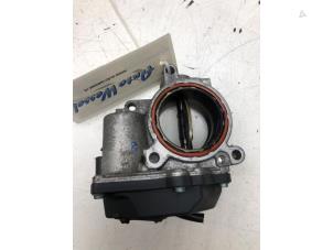 Gebruikte Gasklephuis Porsche Cayenne II (92A) 4.2 S Diesel V8 32V Prijs € 125,00 Margeregeling aangeboden door Wessel Parts & Service B.V.