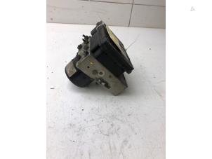 Gebruikte ABS Pomp Mercedes C Combi (S203) 2.7 C-270 CDI 20V Prijs € 89,00 Margeregeling aangeboden door Wessel Parts & Service B.V.