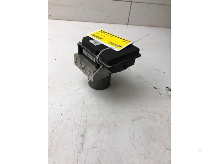 Gebruikte ABS Pomp Mercedes E (C207) E-350 CDI V6 24V Prijs € 131,25 Margeregeling aangeboden door Wessel Parts & Service B.V.