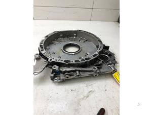 Gebruikte Distributiedeksel Mercedes GLE (V167) 400d 2.9 4-Matic Prijs € 125,00 Margeregeling aangeboden door Wessel Parts & Service B.V.