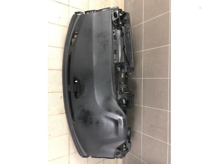 Dashboard van een Nissan Leaf (ZE1) 40kWh 2019