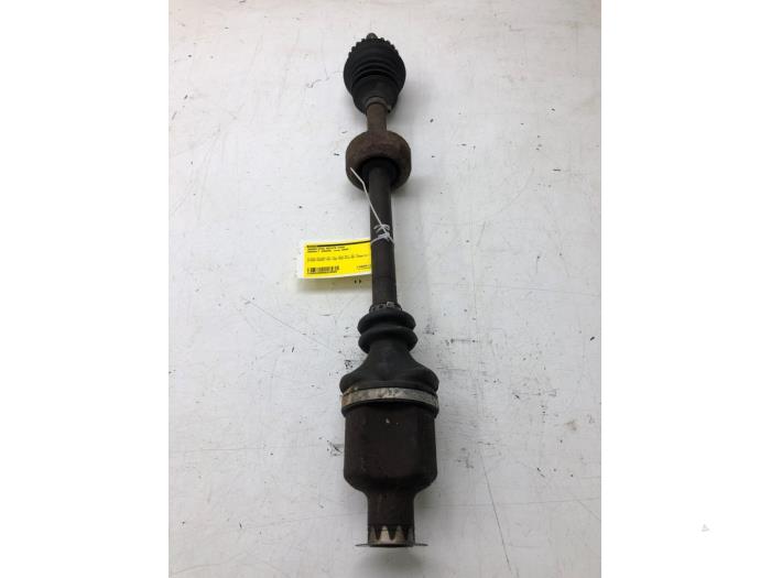 Gebruikte Aandrijfas rechts-voor Renault Kangoo (KC) 1.4 Prijs € 36,75 Margeregeling aangeboden door Wessel Parts & Service B.V.
