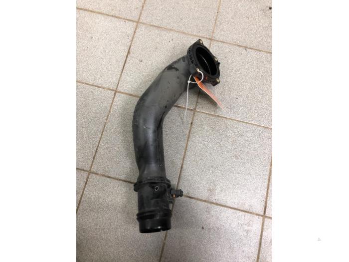 Gebruikte Intercooler Buis Mercedes Sprinter 3,5t (907.6/910.6) 311 CDI 2.1 D RWD Prijs € 51,45 Margeregeling aangeboden door Wessel Parts & Service B.V.