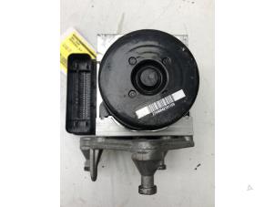 Gebruikte ABS Pomp Mercedes SLK (R172) 2.1 250 CDI, 250d 16V Prijs € 125,00 Margeregeling aangeboden door Wessel Parts & Service B.V.