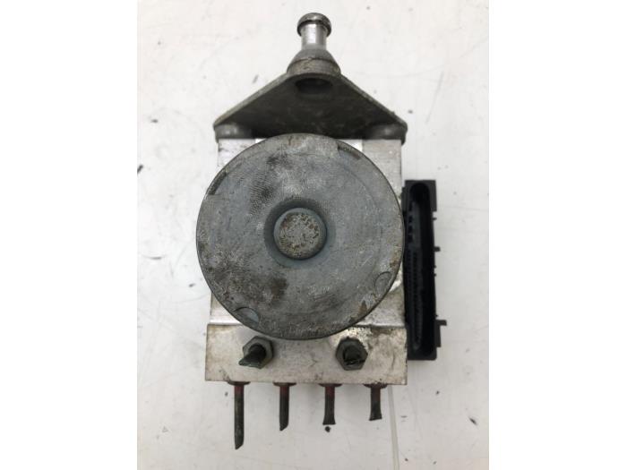 Gebruikte ABS Pomp Mercedes Sprinter Prijs € 103,95 Margeregeling aangeboden door Wessel Parts & Service B.V.