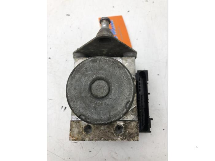 Gebruikte ABS Pomp Mercedes Sprinter 3,5t (906.63) 318 CDI 24V Prijs € 103,95 Margeregeling aangeboden door Wessel Parts & Service B.V.