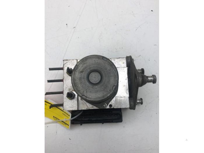 Gebruikte ABS Pomp Mercedes Sprinter 3t (906.61) 209 CDI 16V Prijs € 103,95 Margeregeling aangeboden door Wessel Parts & Service B.V.
