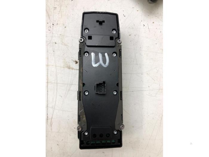 MERCEDES-BENZ CLA-Class C117 (2013-2016) Front Left Door Window Switch 1669054400 23571386