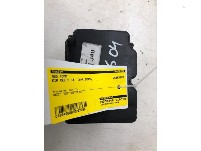 Gebruikte ABS Pomp Kia Ceed (CDB5/CDBB) 1.4i 16V Prijs € 103,95 Margeregeling aangeboden door Wessel Parts & Service B.V.