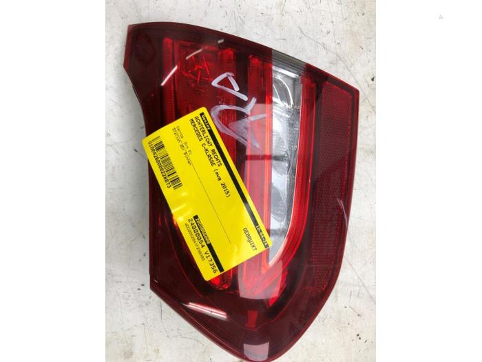 MERCEDES-BENZ C-Class W205/S205/C205 (2014-2023) Rear Right Taillight Lamp 2059066000 24825176