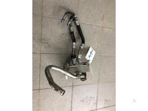 Gebruikte Oliekoeler Mercedes Vito (447.6) 2.0 114 CDI 16V Prijs € 49,00 Margeregeling aangeboden door Wessel Parts & Service B.V.