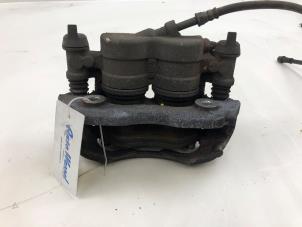 Gebruikte Remklauw (Tang) links-voor Mercedes Vito (447.6) 2.0 114 CDI 16V Prijs € 69,00 Margeregeling aangeboden door Wessel Parts & Service B.V.