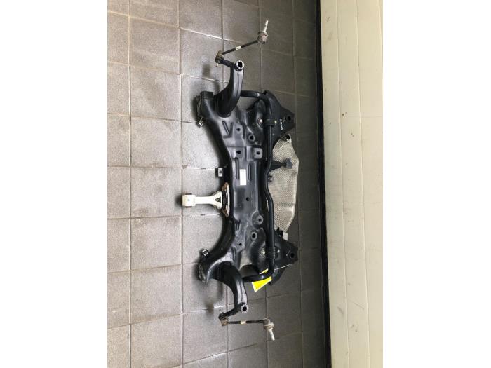 Gebruikte Subframe Kia Ceed (CDB5/CDBB) 1.4i 16V Prijs € 131,25 Margeregeling aangeboden door Wessel Parts & Service B.V.
