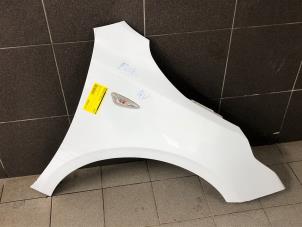 Gebruikte Spatbord rechts-voor Kia Ceed (CDB5/CDBB) 1.4i 16V Prijs € 139,00 Margeregeling aangeboden door Wessel Parts & Service B.V.