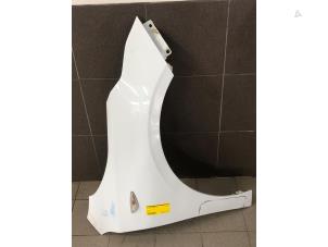 Gebruikte Spatbord rechts-voor Kia Ceed (CDB5/CDBB) 1.0i T-GDi 12V Prijs € 149,00 Margeregeling aangeboden door Wessel Parts & Service B.V.