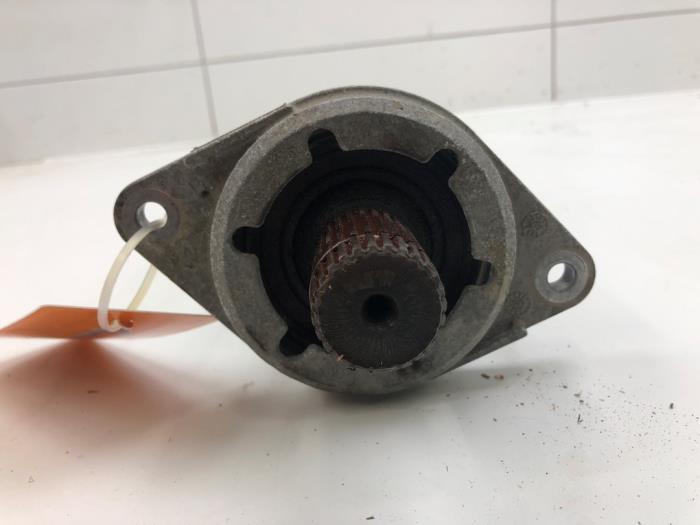 Tussenas van een Mercedes-Benz CLA Shooting Brake (117.9) 1.5 CLA-180 d 16V 2015