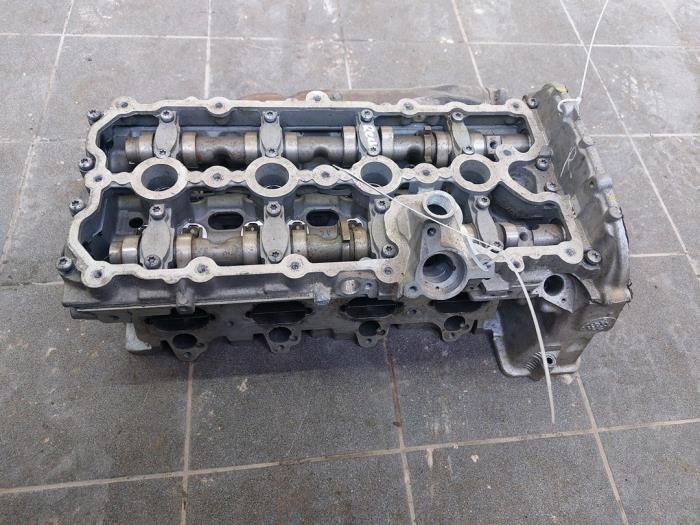 Cilinderkop van een Audi S5 (8T3) S5 4.2 V8 40V 2007