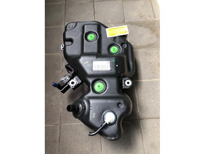 Adblue tank van een Kia Ceed (CDB5/CDBB) 1.6 CRDi 16V 115 2019