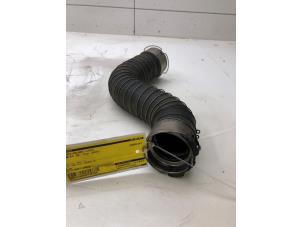 Gebruikte Luchtinlaat slang BMW X3 (F25) xDrive20d 16V Prijs € 79,00 Margeregeling aangeboden door Wessel Parts & Service B.V.